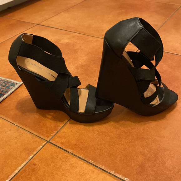 Chinese Laundry strappy wedges 5" platforms. Sexy, comfortable. Great Condition - Picture 6 of 8